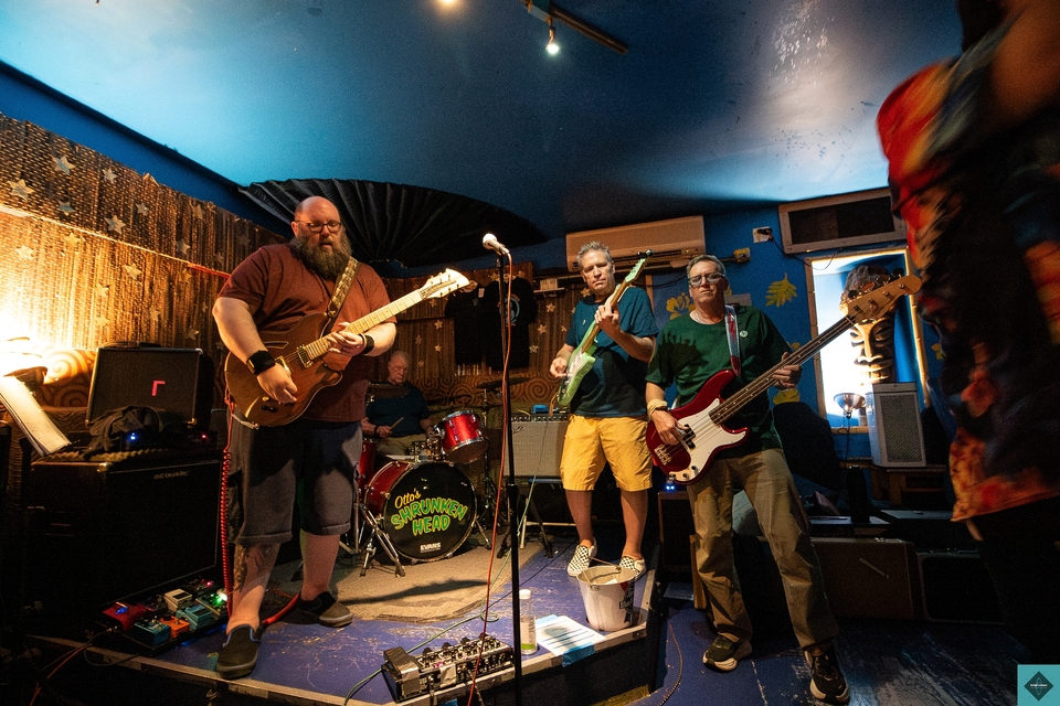 AGENT OCTOPUS pushing out great surf tunes on Day 1 of Twangstock 2025 at Otto's Shrunken Head, NYC!!