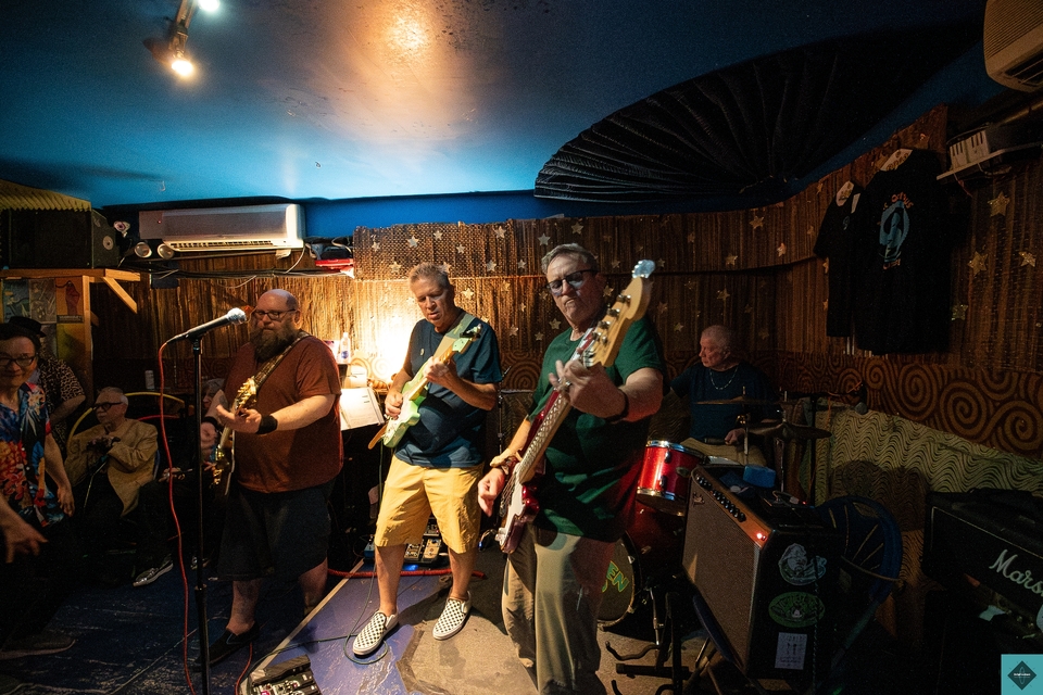 AGENT OCTOPUS pushing out great surf tunes on Day 1 of Twangstock 2025 at Otto's Shrunken Head, NYC!!