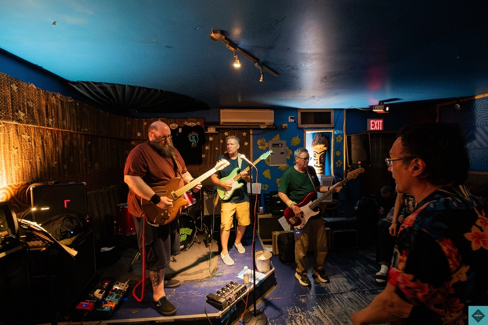 AGENT OCTOPUS pushing out great surf tunes on Day 1 of Twangstock 2025 at Otto's Shrunken Head, NYC!!